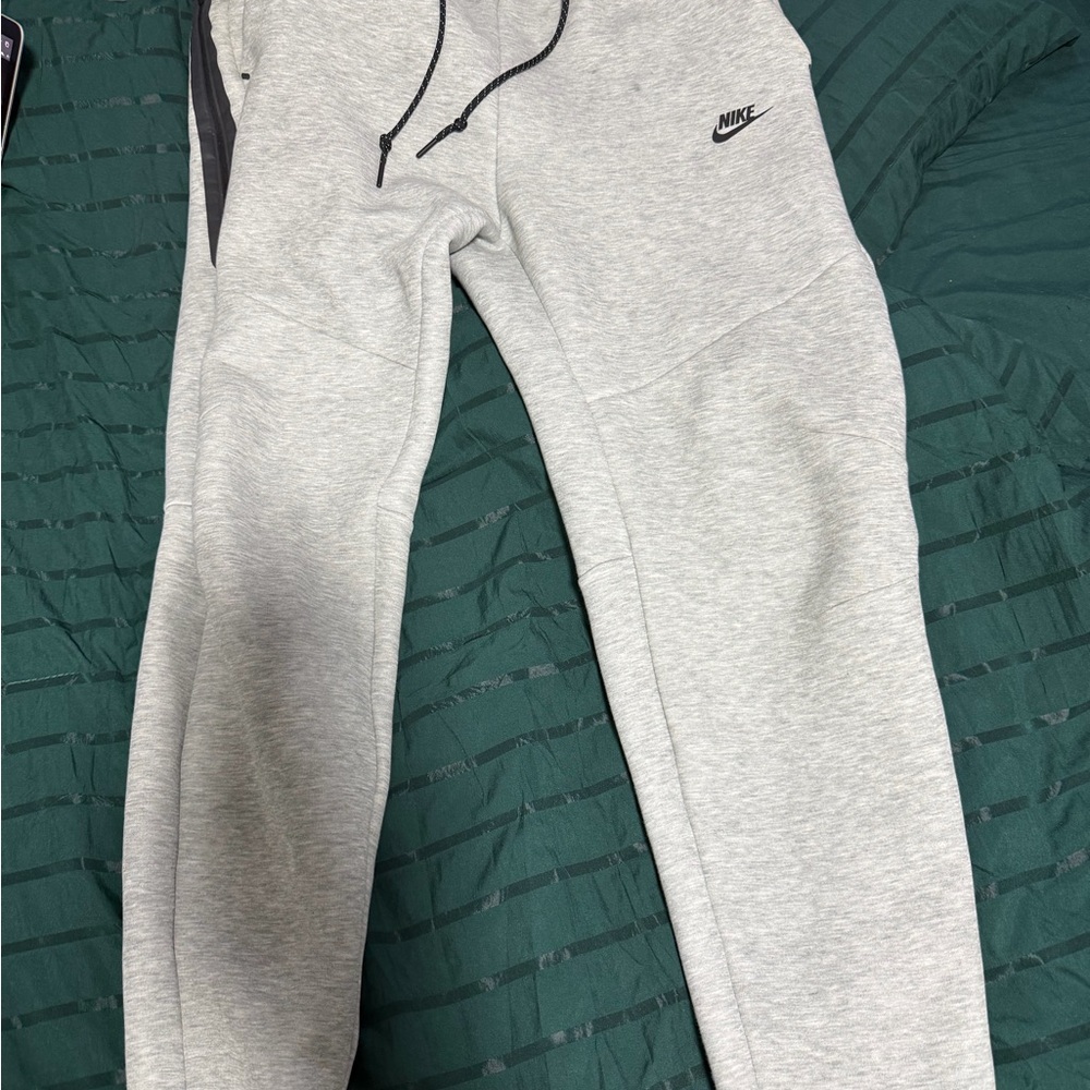 Nike men’s ' Gray Fleece Jogger Pants